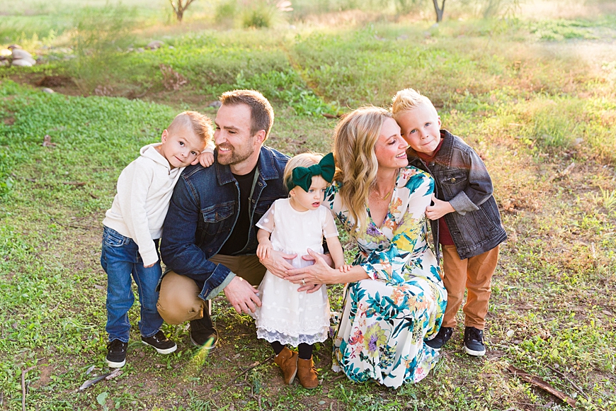 Leah Hope Photography | Scottsdale Phoenix Arizona Nature Green Field Cute Outfits Family Pictures