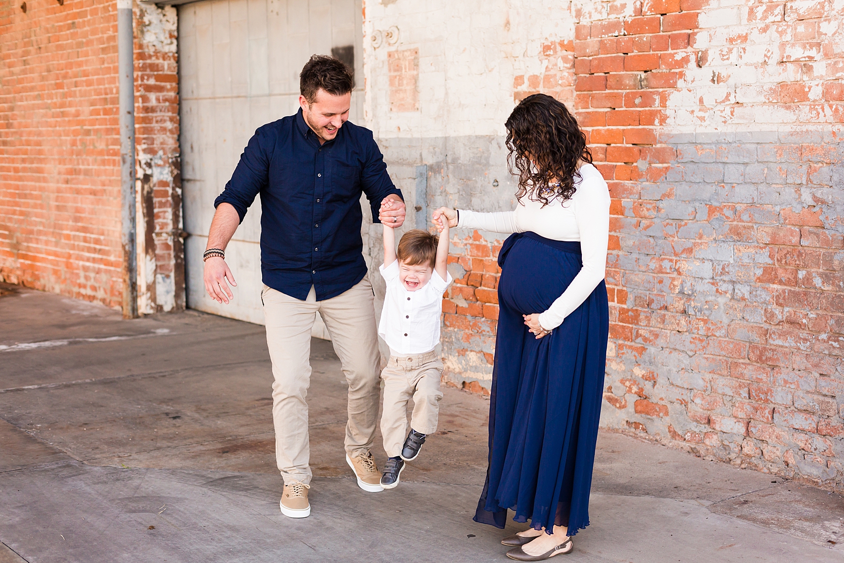 Leah Hope Photography | Downtown Phoenix Arizona Urban Warehouse Maternity Family Pictures