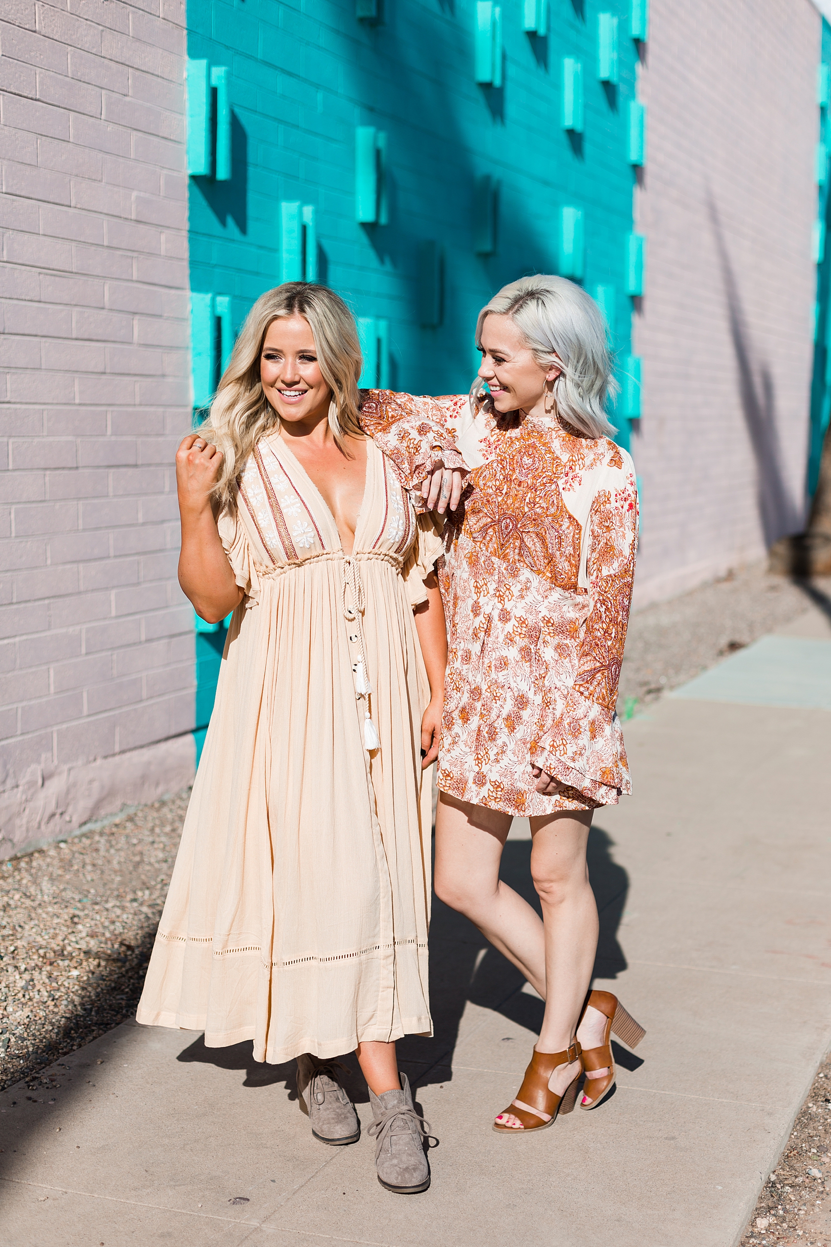 Leah Hope Photography | Scottsdale Phoenix Arizona | Downtown | Fashion Blogger | Social Media Influencer | Fashionistas | Women's Clothes | Sisters | What to Wear | Head Shots | Portraits | Posing