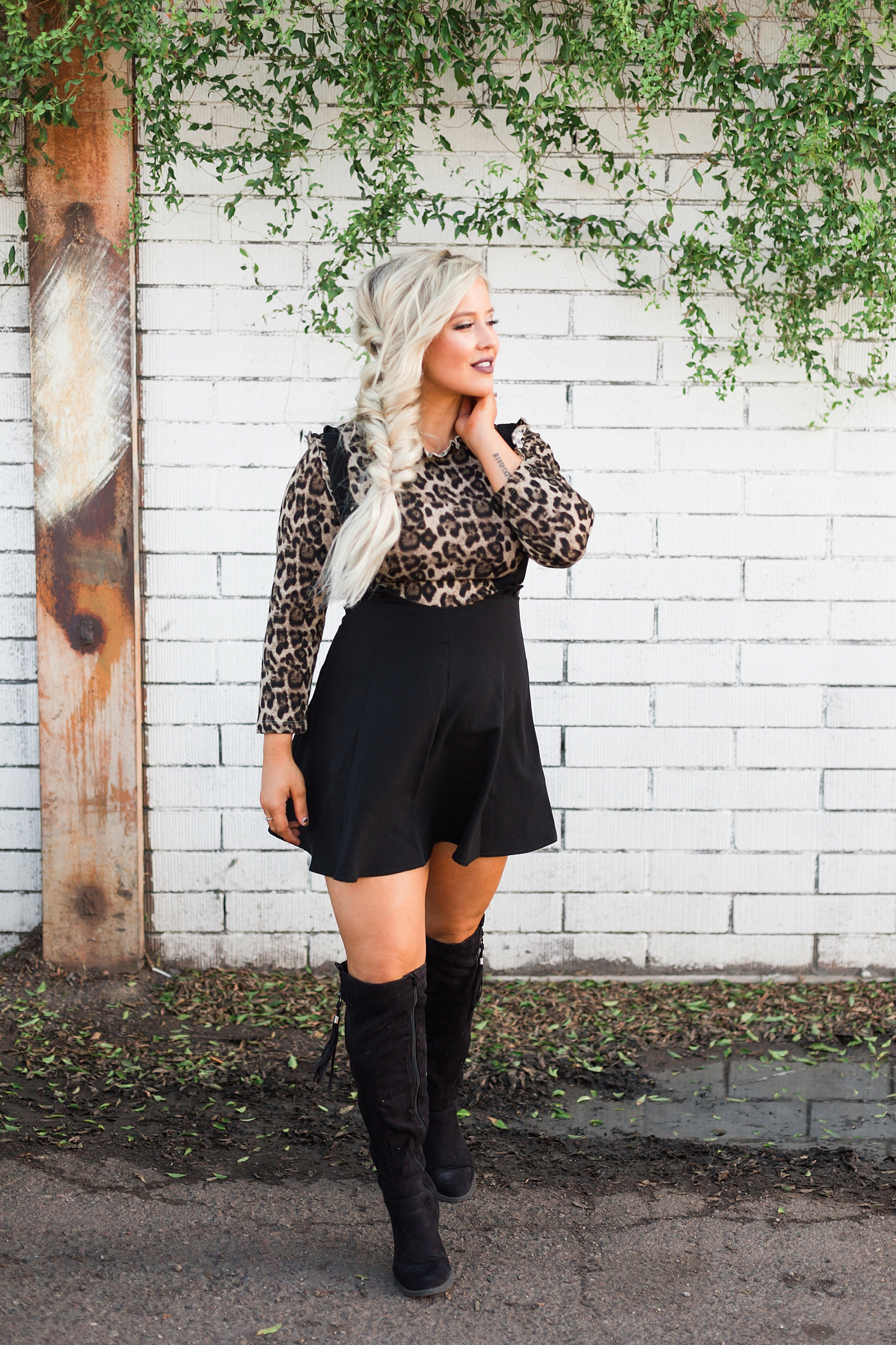 Leah Hope Photography | Downtown Phoenix Arizona | Fashion | What to Wear | Fashion Blogger | Stylist | Portraits | Head Shots | Modeling | Sisters | Influencer | Women's Fashion