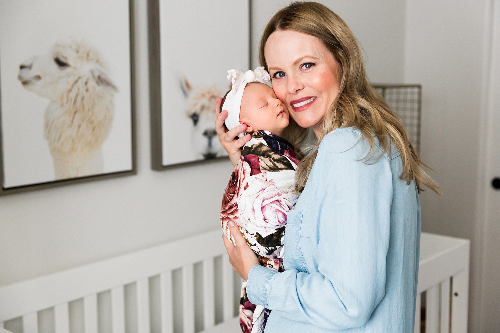 Leah Hope Photography | Phoenix Arizona | Indoor Lifestyle Newborn Session | Newborn Nursery Baby Pictures | Dream Nursery | What to Wear