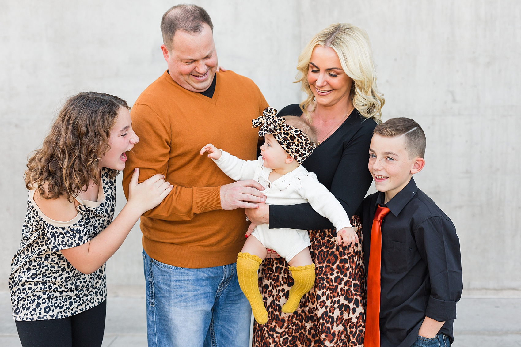 Leah Hope Photography | Downtown Phoenix Arizona | Arizona Science Center | Family Pictures | What to Wear | Family Poses | Solid Gray Background