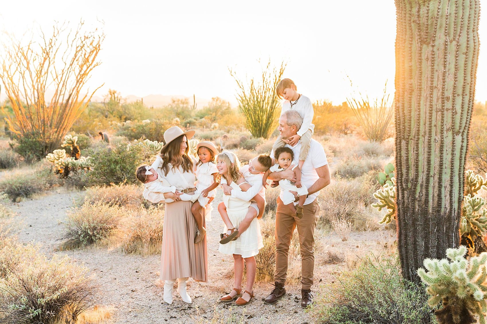 Leah Hope Photography | Downtown Phoenix Arizona | Desert Landscape Cactus Scenery | Family Pictures | What to Wear | Earth Tones and Neutrals | Golden Hour Sunset Sunlight | Family Poses