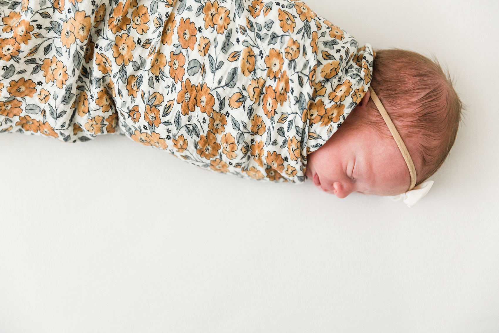 Leah Hope Photography | Scottsdale Phoenix Arizona | Newborn Pictures | Baby Nursery Photos | Indoor Lifestyle Session | Dreamy Nursery | Sibling Photos | What to Wear | Lifestyle Newborn