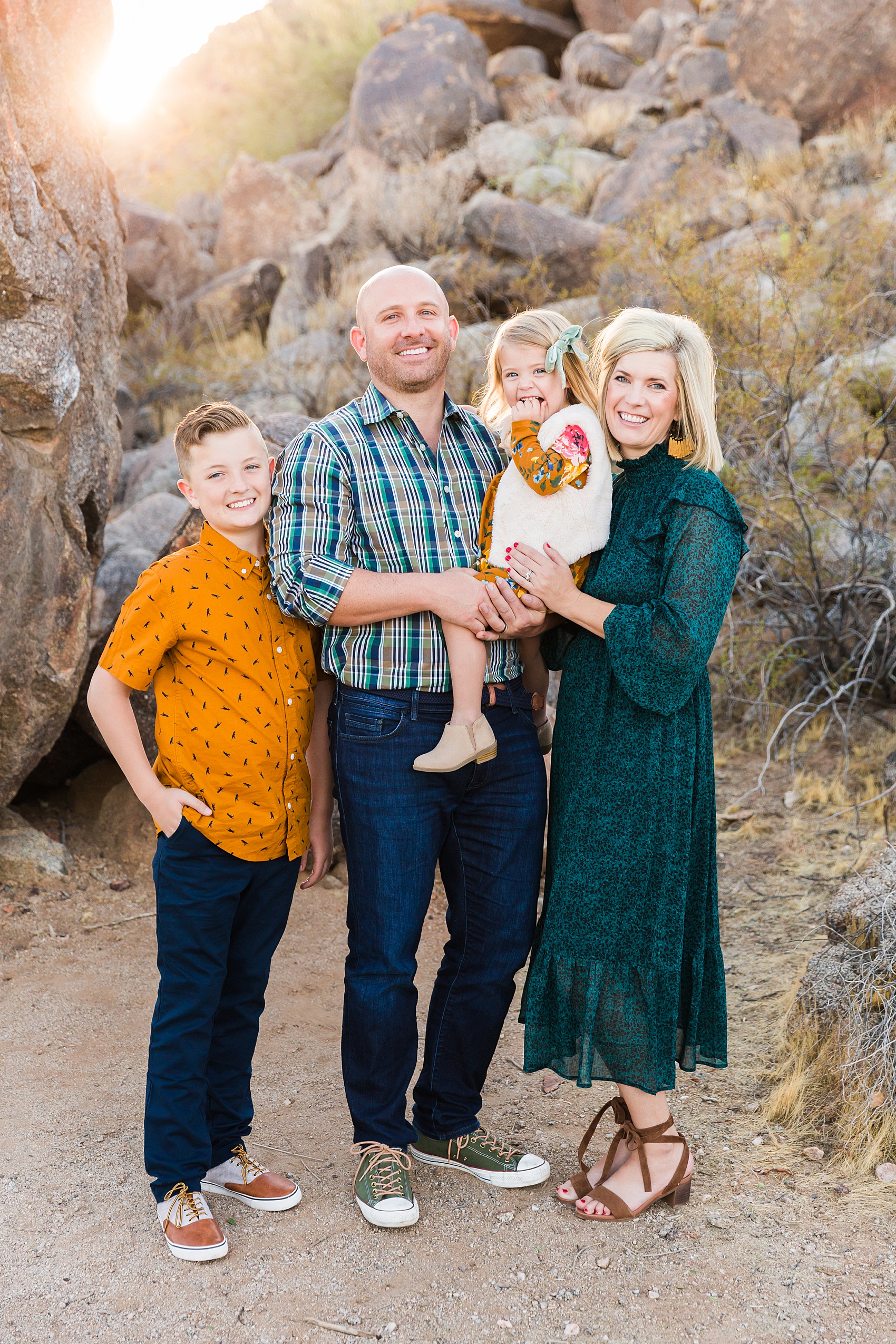 3 Styling Tips For Your Family Clients! - Leah Hope Photography - What to Wear | Family Photo Shoot Outfit Inspiration | How to Dress | Styling | Families | Family Photography | Family Fashion 