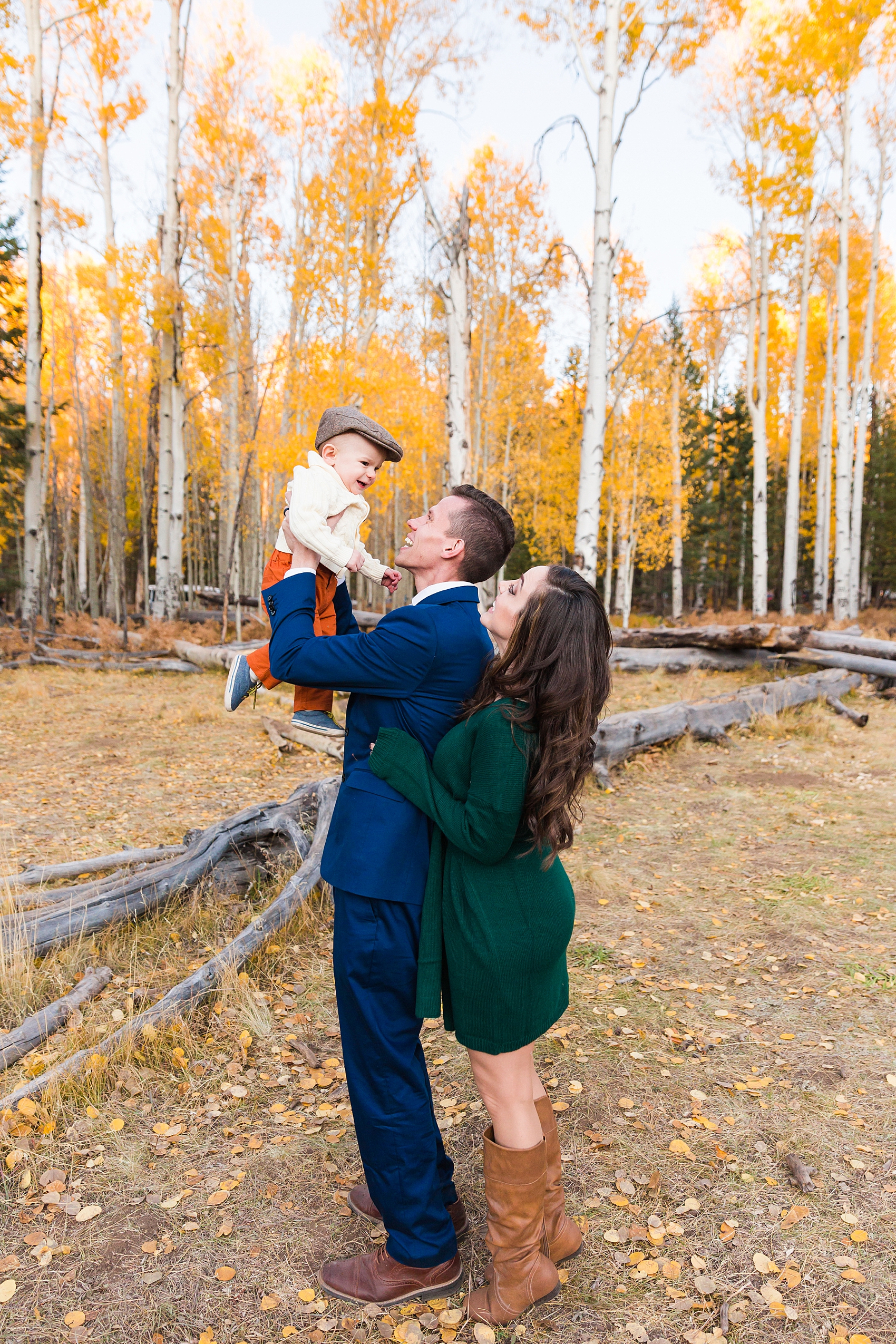 Leah Hope Photography | Flagstaff Arizona | Woods Forest Fall Family Pictures | What to Wear | Family Poses | Aspen Corner | Yellow Leaves Aspens