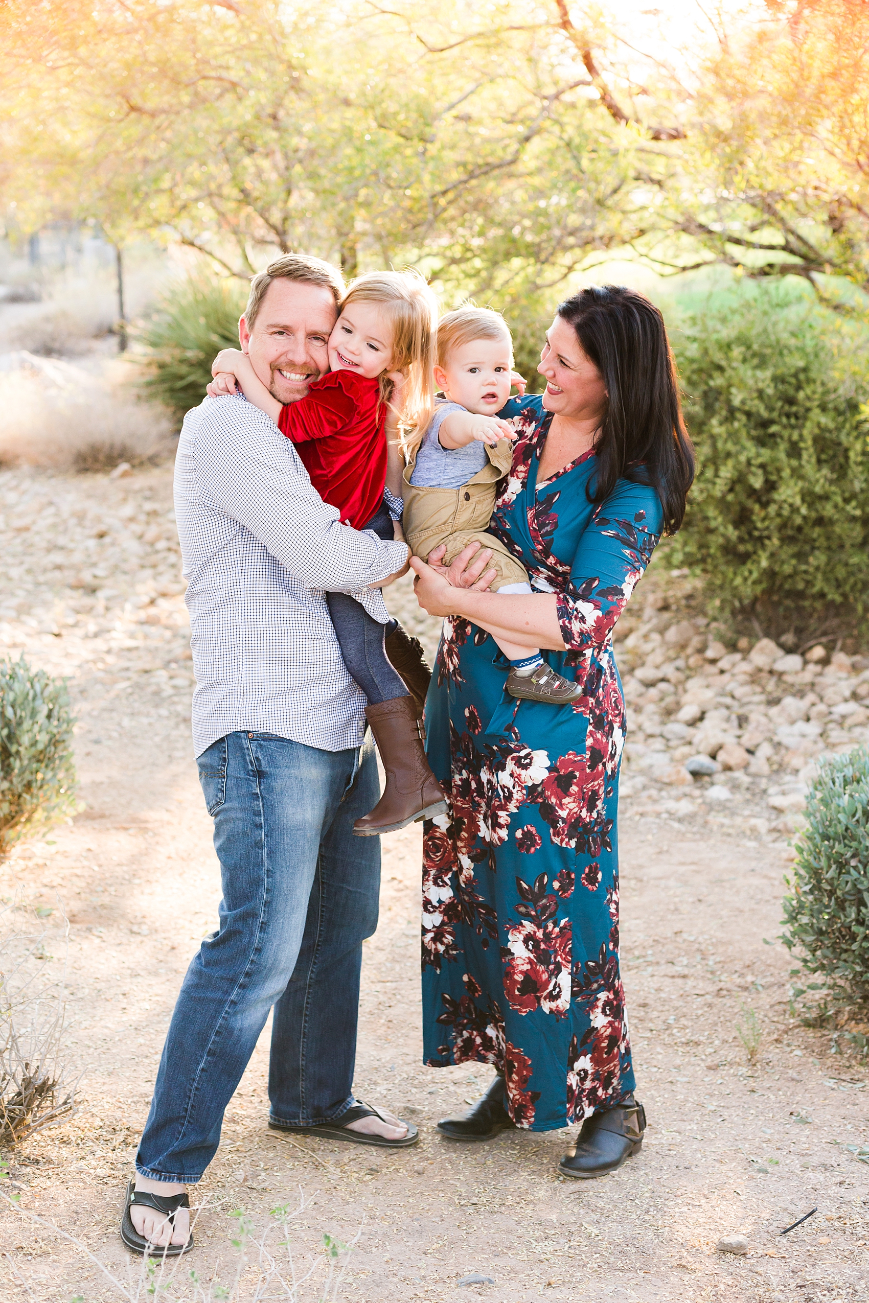 Leah Hope Photography | Scottsdale Phoenix Arizona | Desert Landscape | Green Grass Nature Community Center Park | Family Pictures | What to Wear | Family Photos Poses