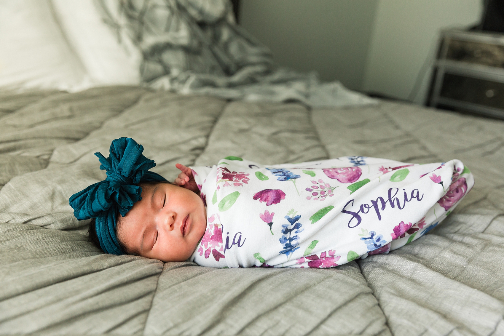 Leah Hope Photography | Scottsdale Phoenix Arizona | Newborn Pictures | Baby Photos | Family Pictures | Indoor Lifestyle Home Newborn Session