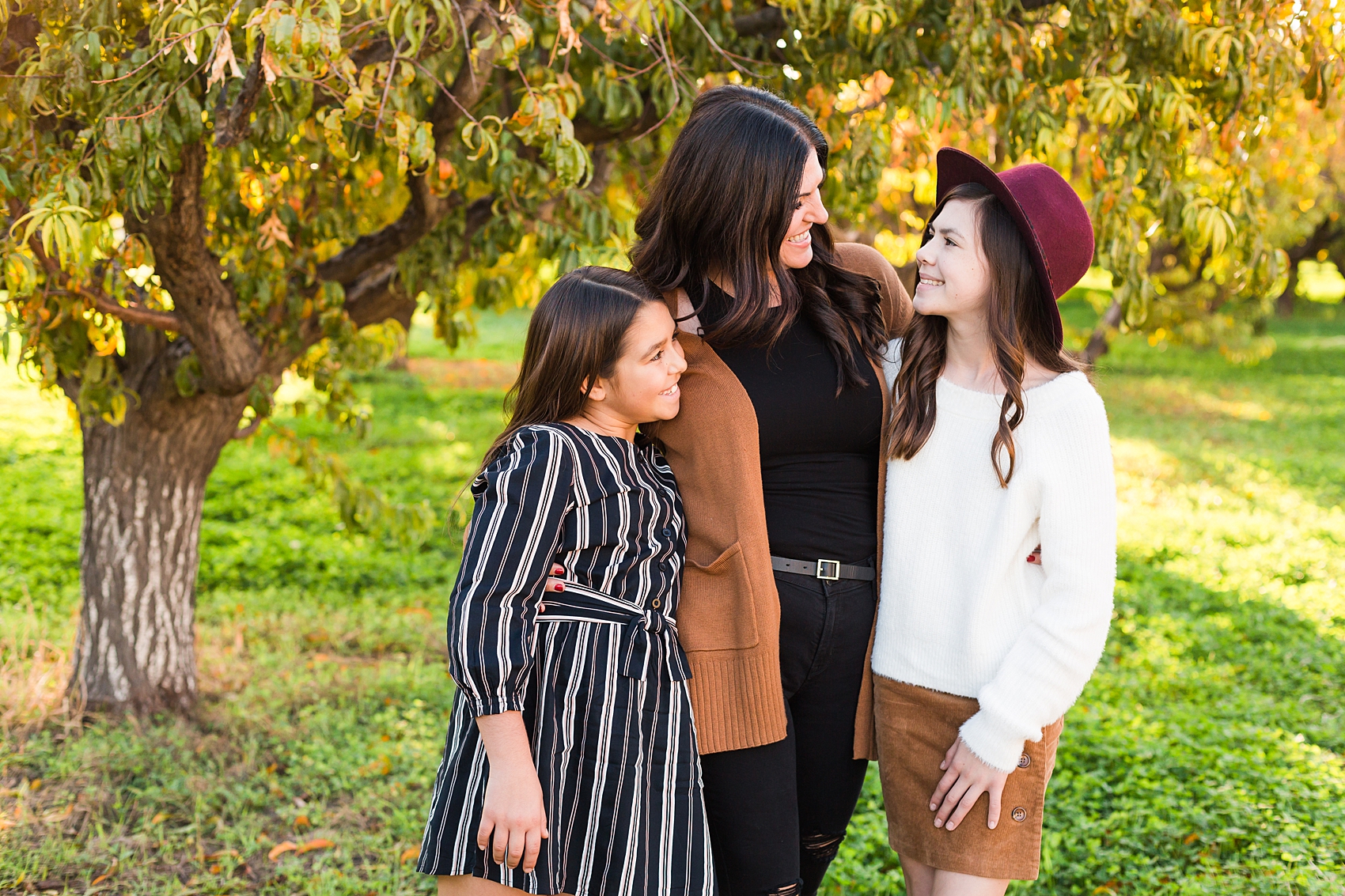 Leah Hope Photography | Phoenix Gilbert Arizona | Agritopia Green Orange Tree Orchard | Family Pictures | What to Wear | Family Photos Poses