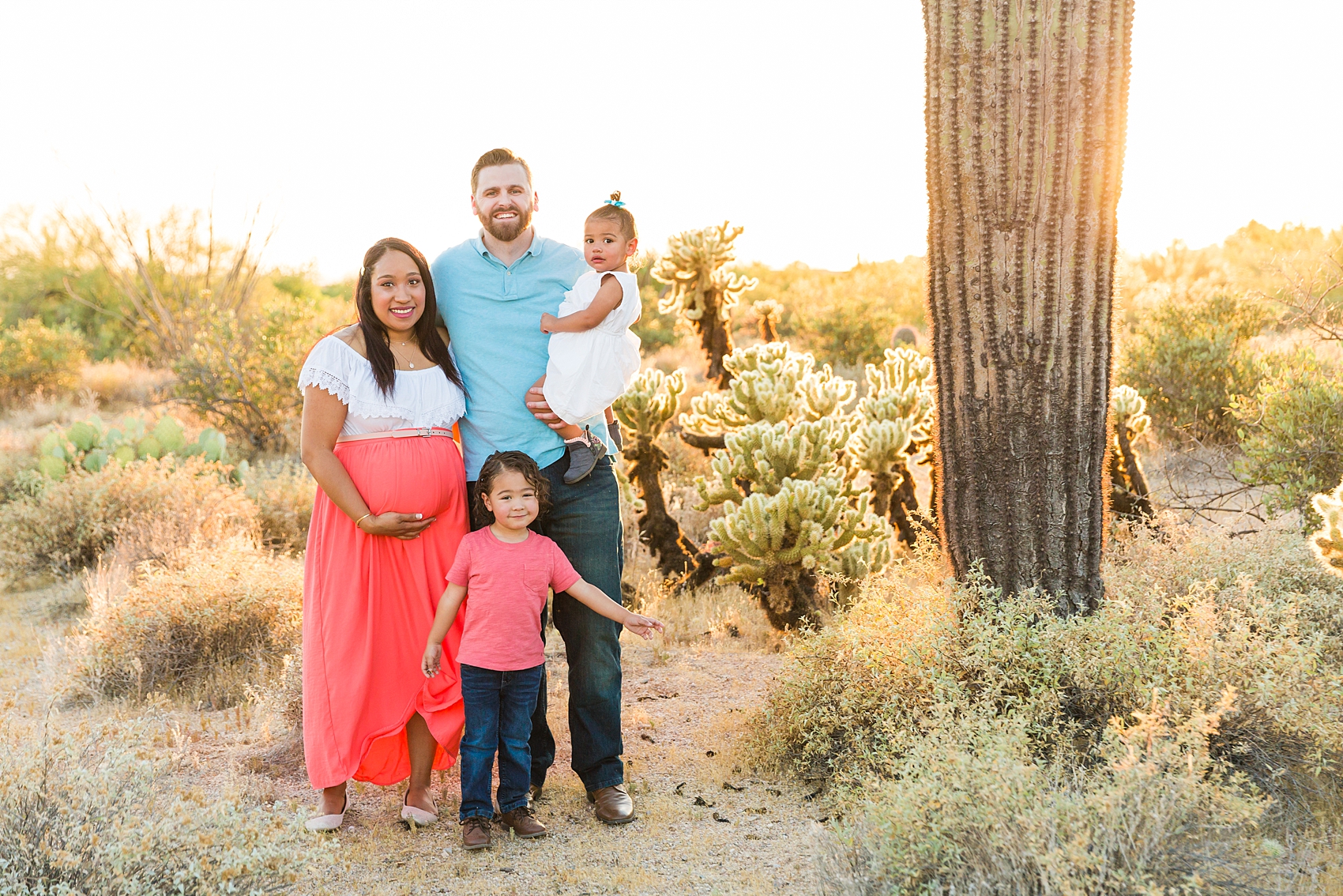 Leah Hope Photography | Scottsdale Phoenix Arizona | Desert Landscape Cactus Scenery Sunset Pictures | Family Photos | What to Wear | How to Pose | Family Posing | Maternity Pictures | Pregnancy Photos | Bump Photos | Styling