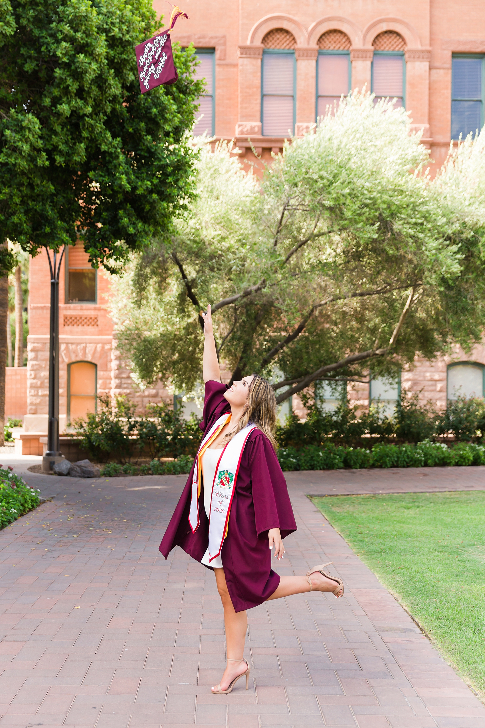 Leah Hope Photography | Phoenix Scottsdale Tempe Arizona | ASU Arizona State University | College Senior Pictures | Graduation Photos | Cap and Gown | Old Main and Palm Lane | Papago Park Desert Scenery | What to Wear Seniors | How to Pose | Senior Photographer