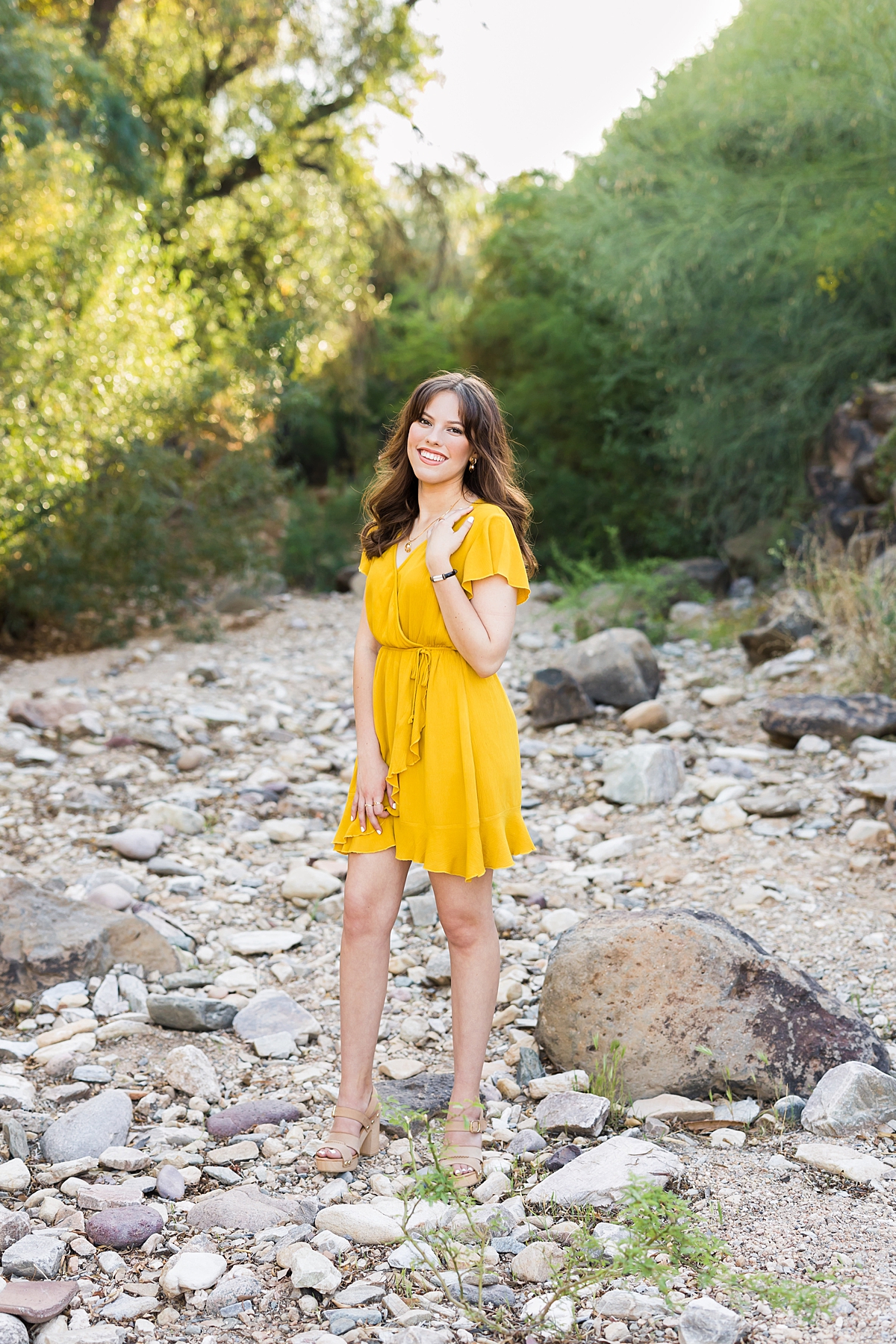 Leah Hope Photography | Scottsdale Arizona Senior Photographer | Phoenix Arizona High School Senior Pictures | Natural Light Photography | What to Wear | Senior Girl Poses and Posing Ideas | Senior Photo Shoot Outfit Inspiration | Outfits and Styling Fashion Ideas for Senior Girls | Graduation Pictures | Spring Senior Pictures | Nature Wash and Flowers